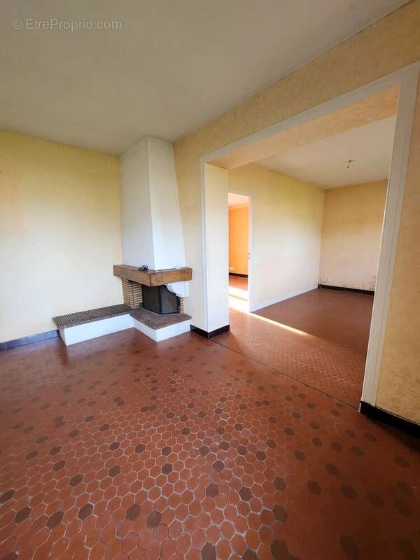 Maison à SAINT-JUNIEN