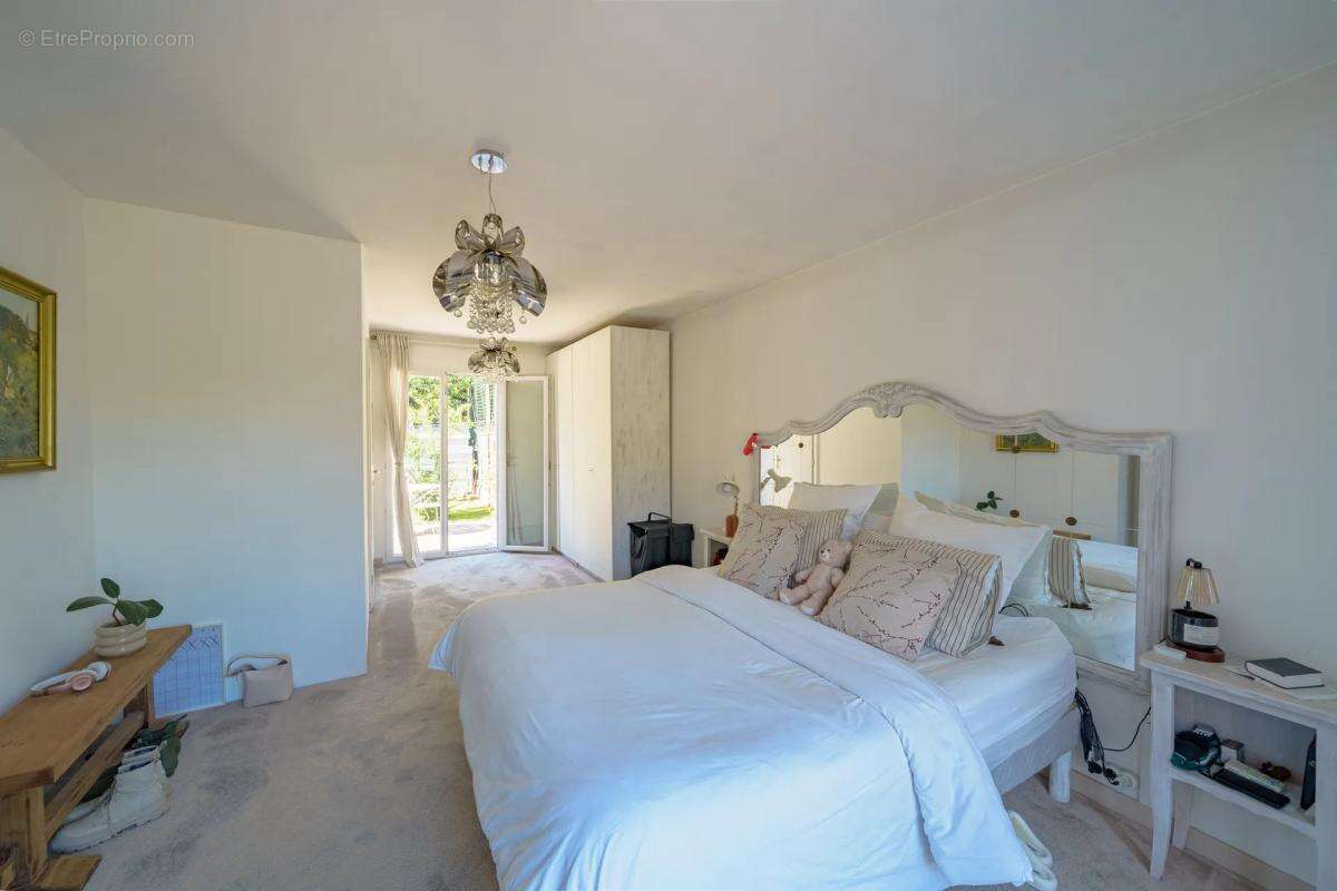 Maison à LA VALETTE-DU-VAR