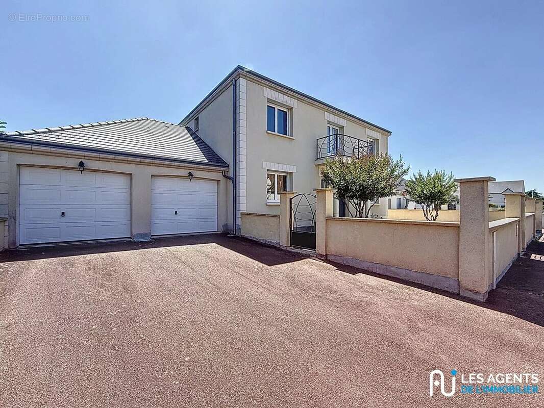 Maison 154 m² à Ormes  - photo 3