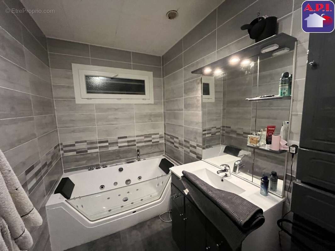 Maison à SAINT-JEAN-DU-FALGA