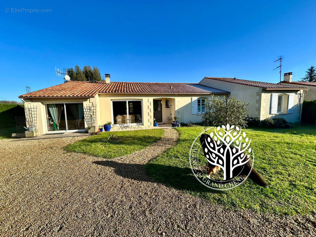 Maison à SAINTES