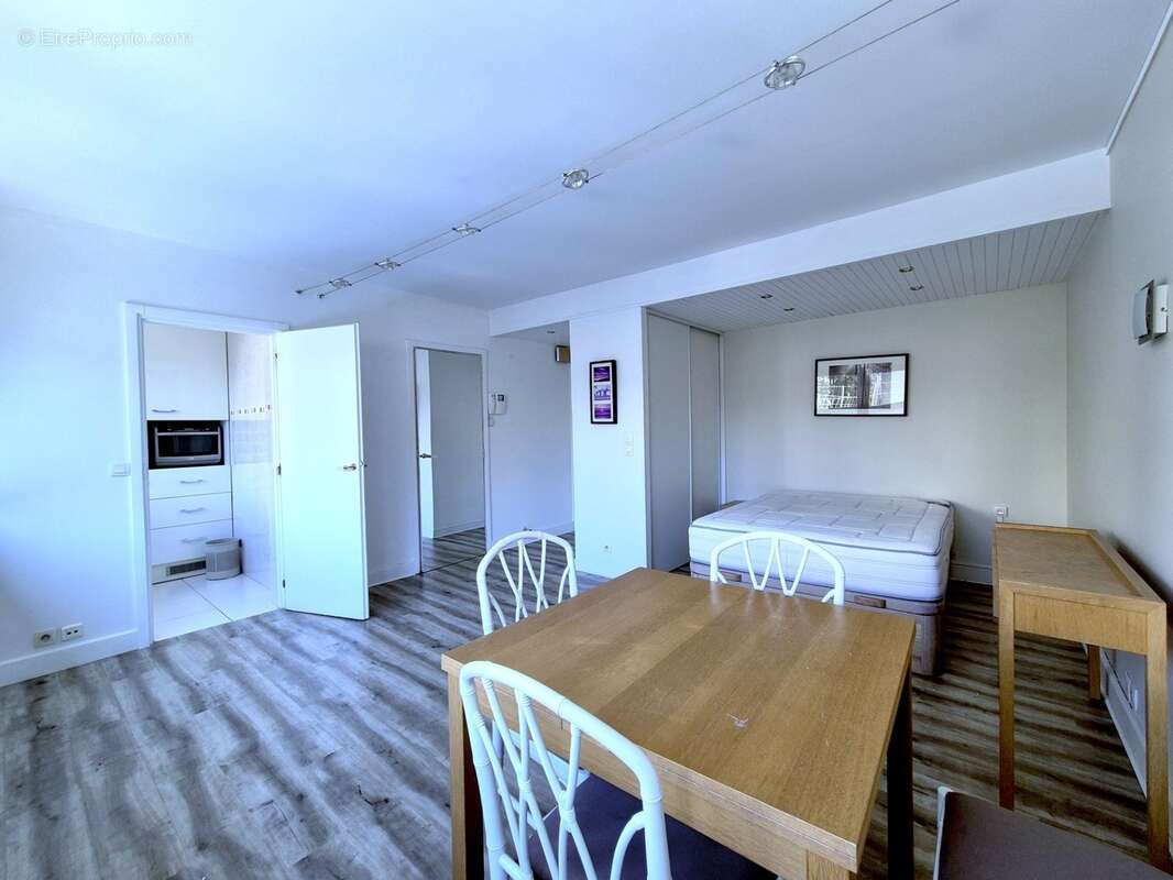 Appartement à vendre studio COURBEVOIE (92) proche quartier d'affaire de la Défense - photo 2