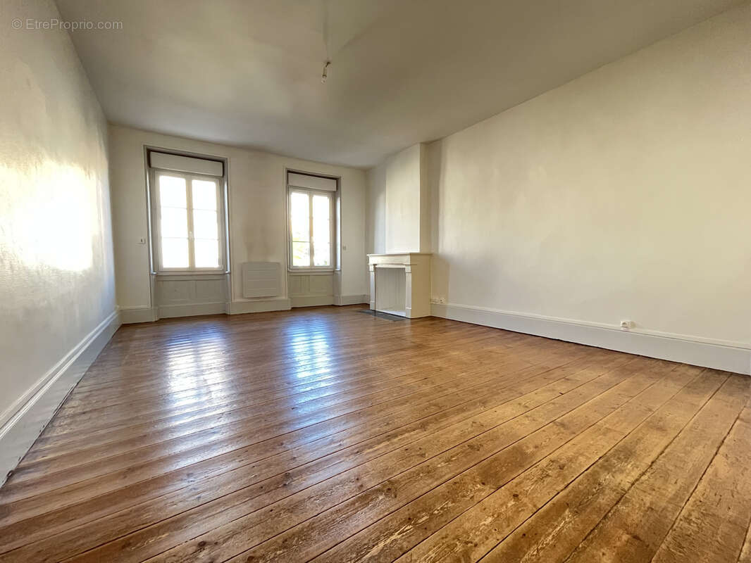 Appartement à TONNAY-CHARENTE