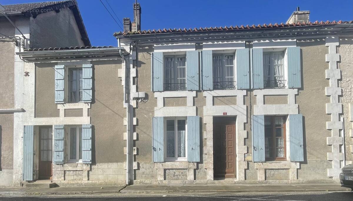 Maison à VOULGEZAC