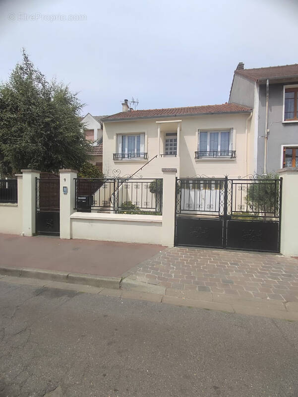 Maison à LE BLANC-MESNIL
