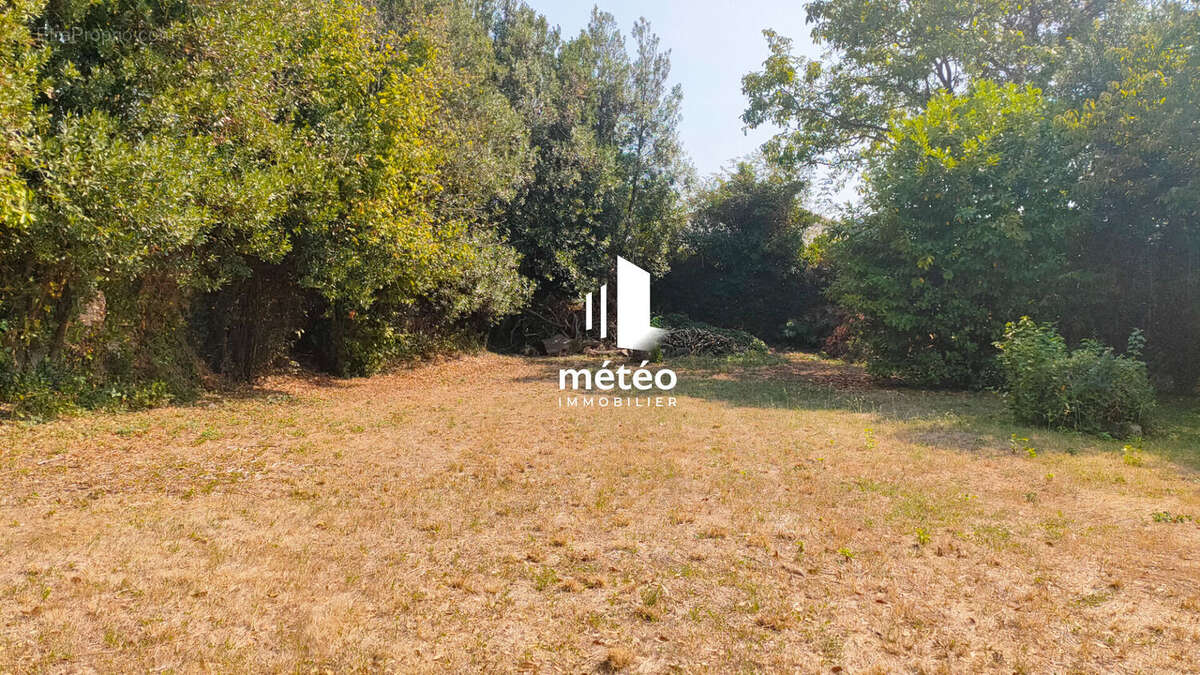 Terrain ANGLES - 1043m² - photo 2