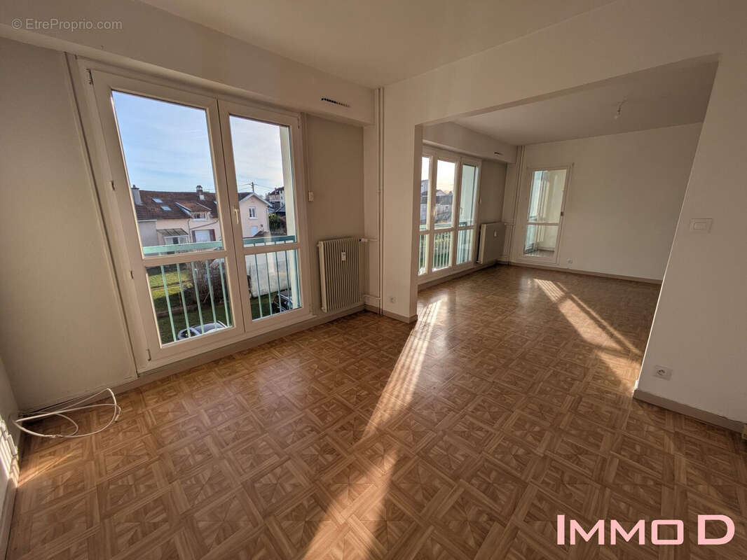 Appartement à THAON-LES-VOSGES