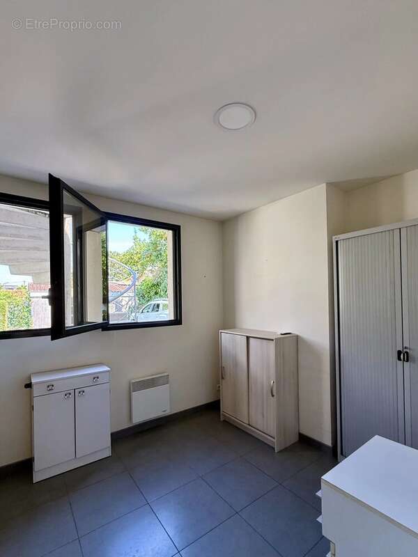 CABINET PROFESSIONNEL,  78 m2, Plain-pied, 3 places de stationnement, Pessac-Centre - photo 8