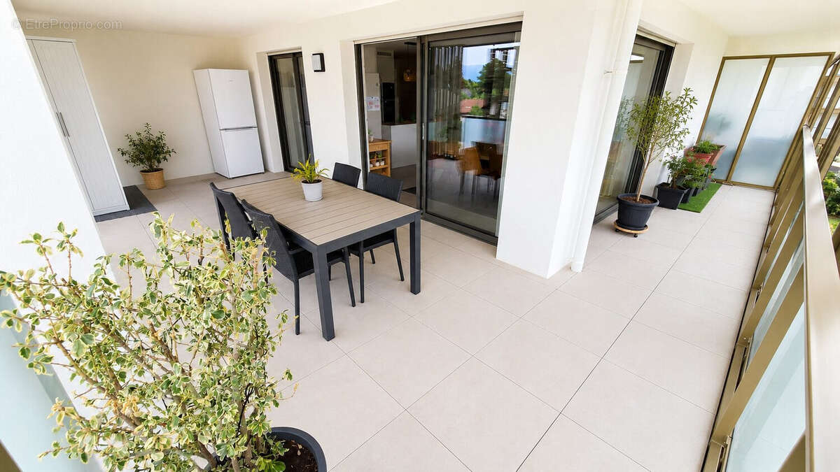 Appartement à AMBILLY