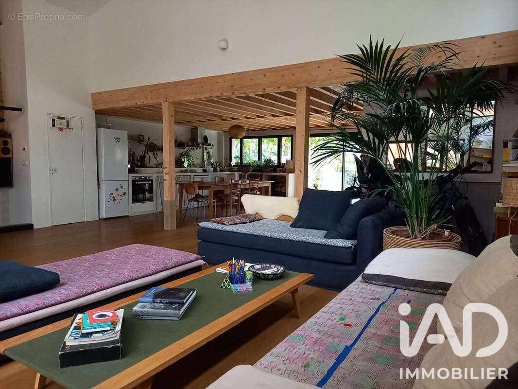 Maison 211 m² à Les Lilas  - photo 4