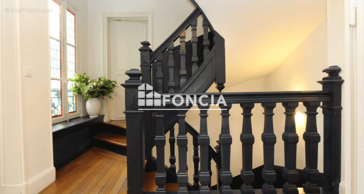 Maison à VERRIERES-LE-BUISSON