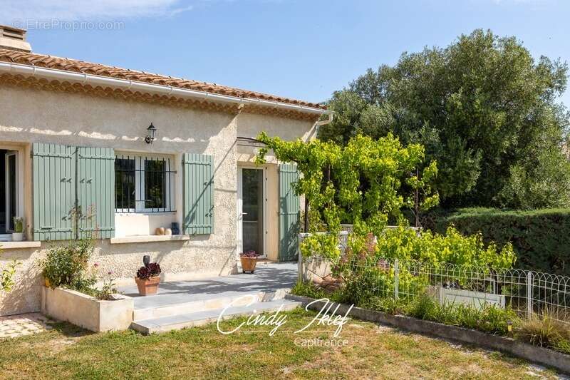 Maison à CHATEAUNEUF-LES-MARTIGUES