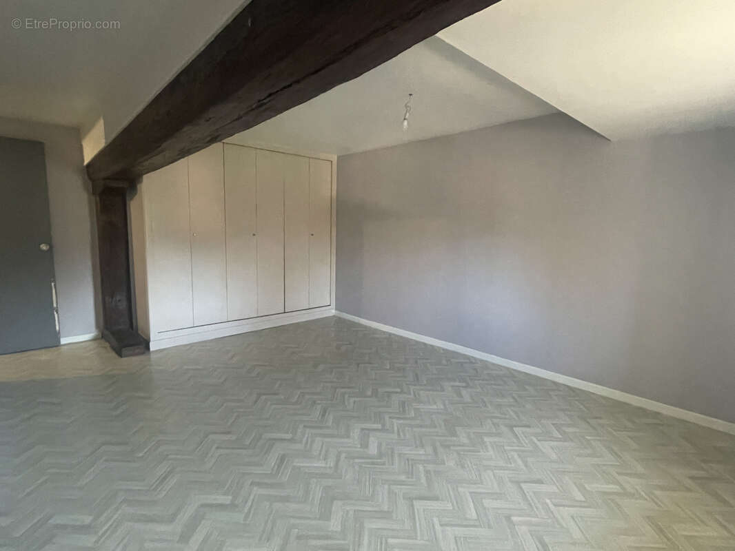 Appartement à VEZELISE