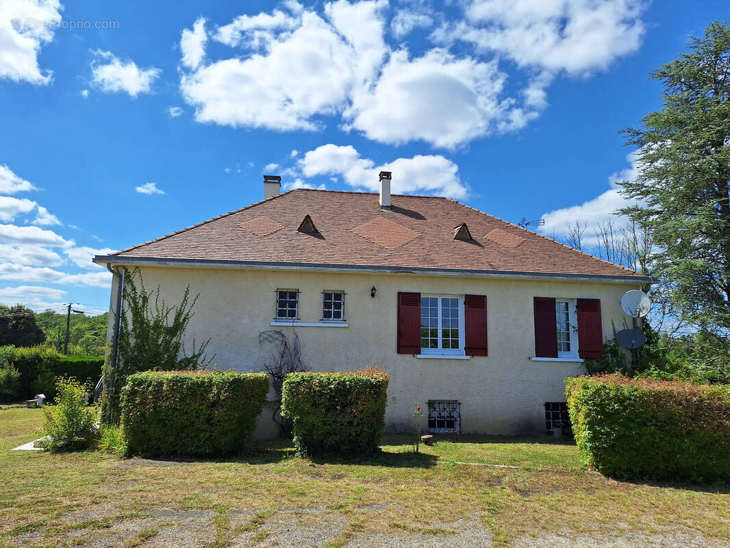 Maison à BOURDEILLES