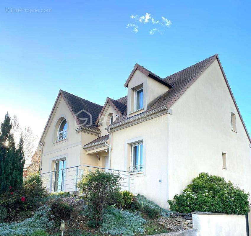 Maison à EPONE
