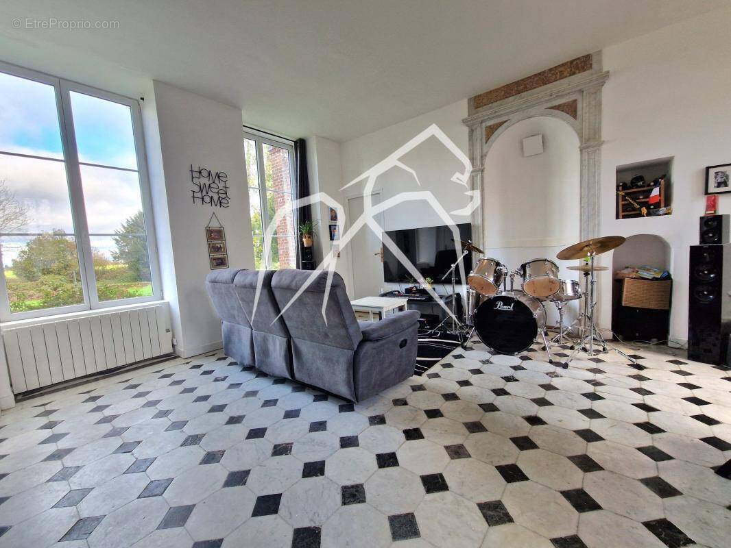 Appartement à BOIS-L'EVEQUE