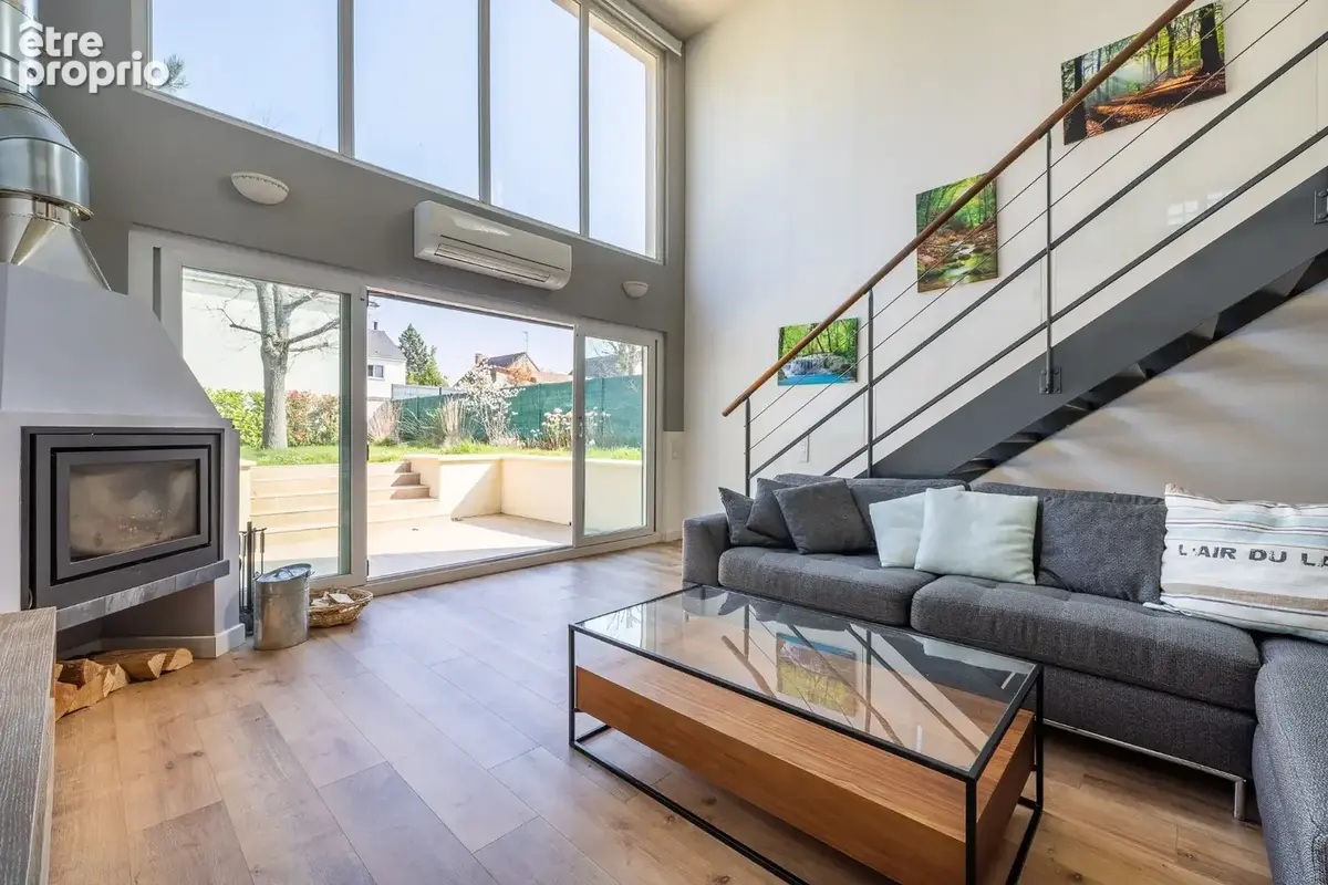 Maison 9 pièces 153 m² · à Sainte-Genevieve-des-Bois · 153 m² · 499 500 €