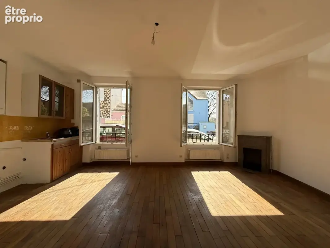 Appartement à LES LILAS