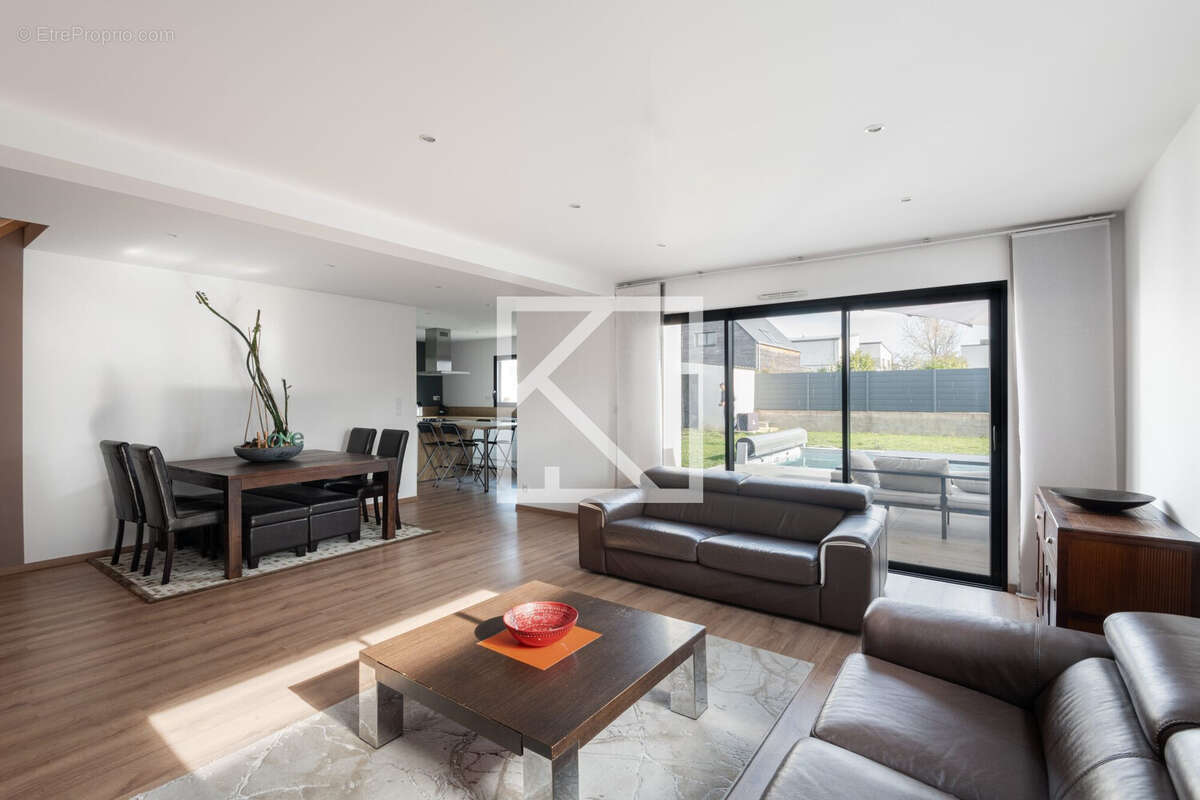 Maison à SAINT-ERBLON