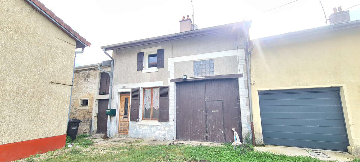 Maison à LINY-DEVANT-DUN