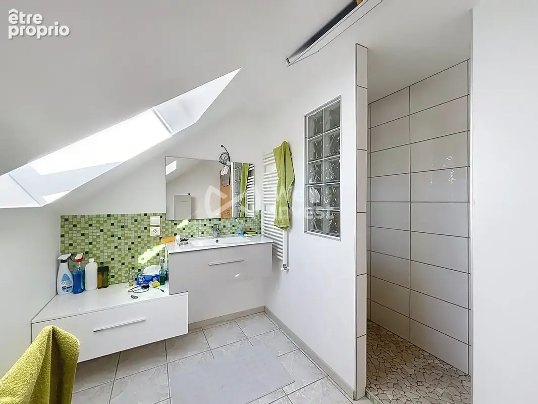 Maison 5 pièces 229 m² à vendre à Lancrans (01200) - photo 9