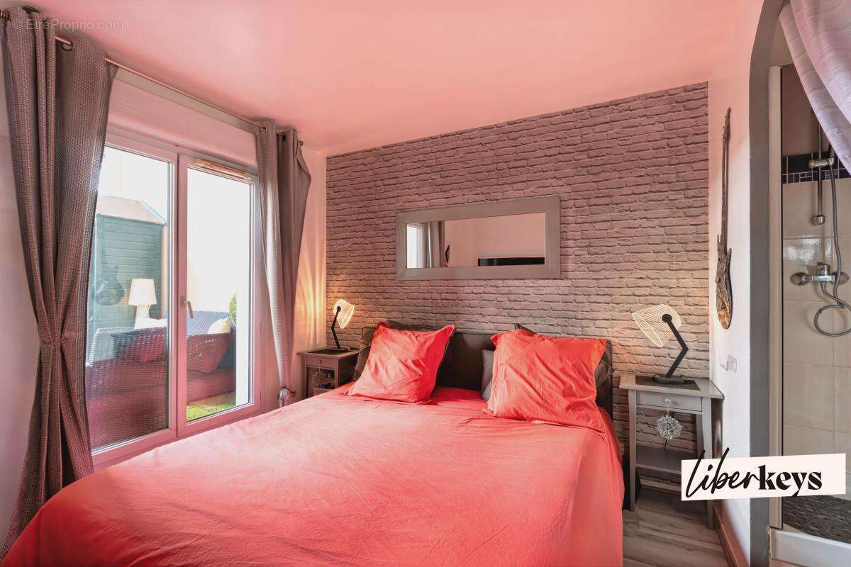 Appartement à COURBEVOIE