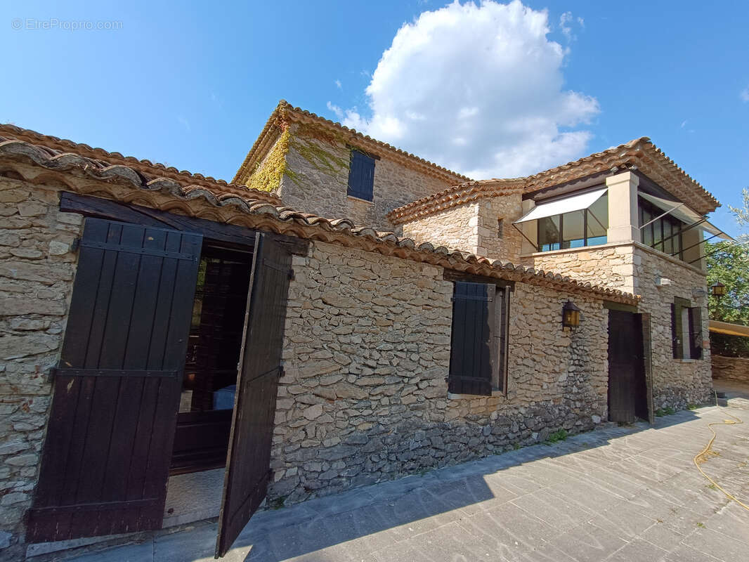 Reilhanette / propriete / ancien moulin restaure / terrain 2ha env. / vue imprenable - photo 33