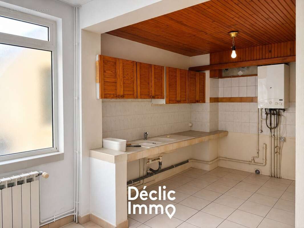 À VENDRE  Maison de ville avec local commercial au Grau-du-Roi  Petite Camargue - photo 4