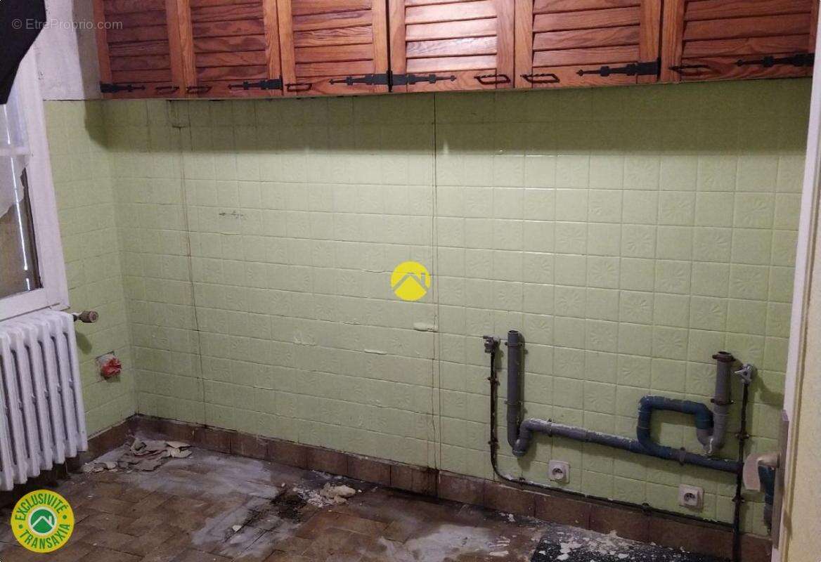 Maison à SAINT-DENIS-DE-JOUHET