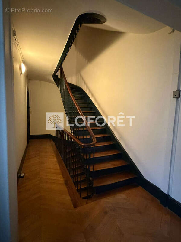 Appartement à PARIS-8E