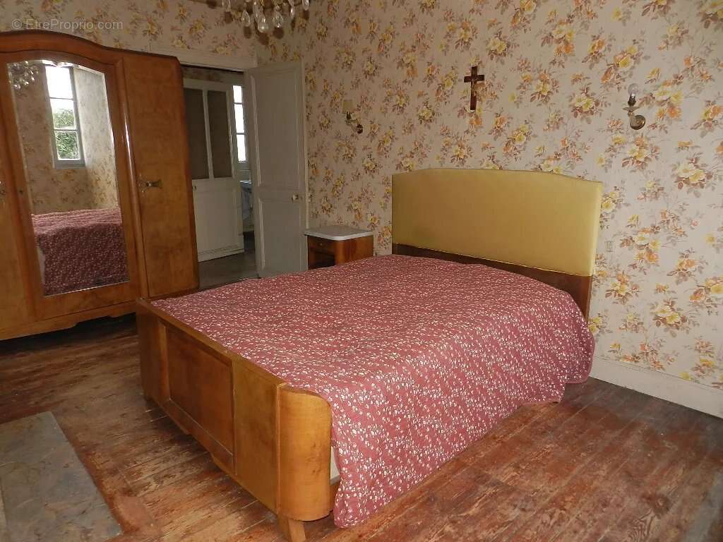 Maison à SAINT-PIERRE-SUR-DIVES