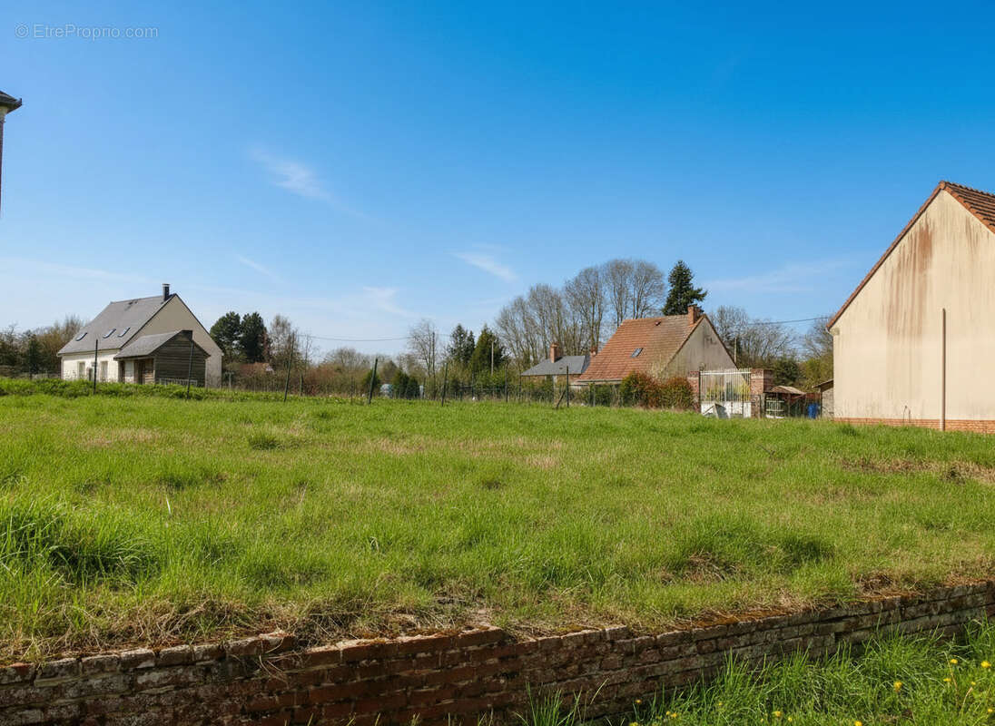 Terrain à SOMMEREUX