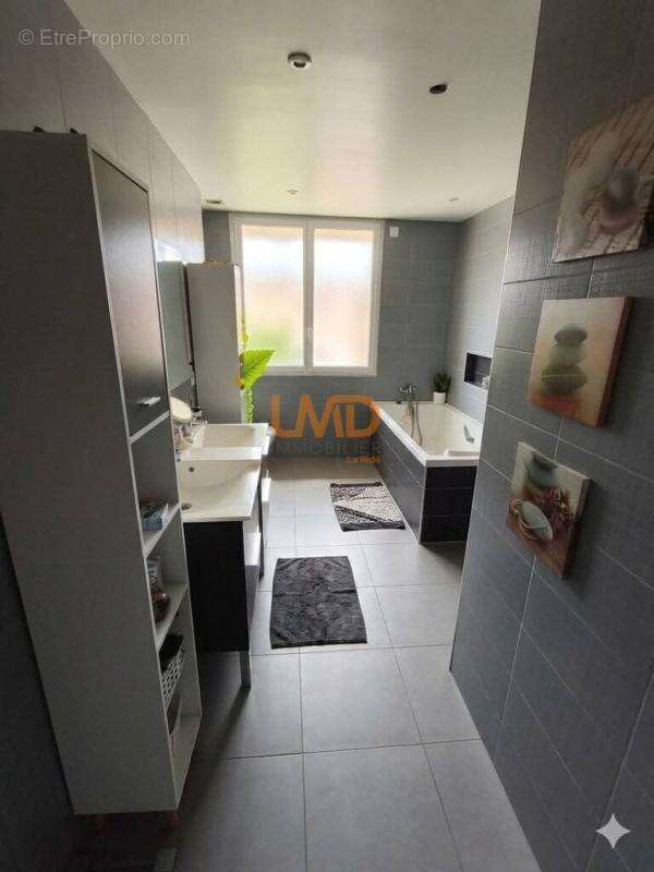 Villa avec pisicne dans quartier calme - photo 9