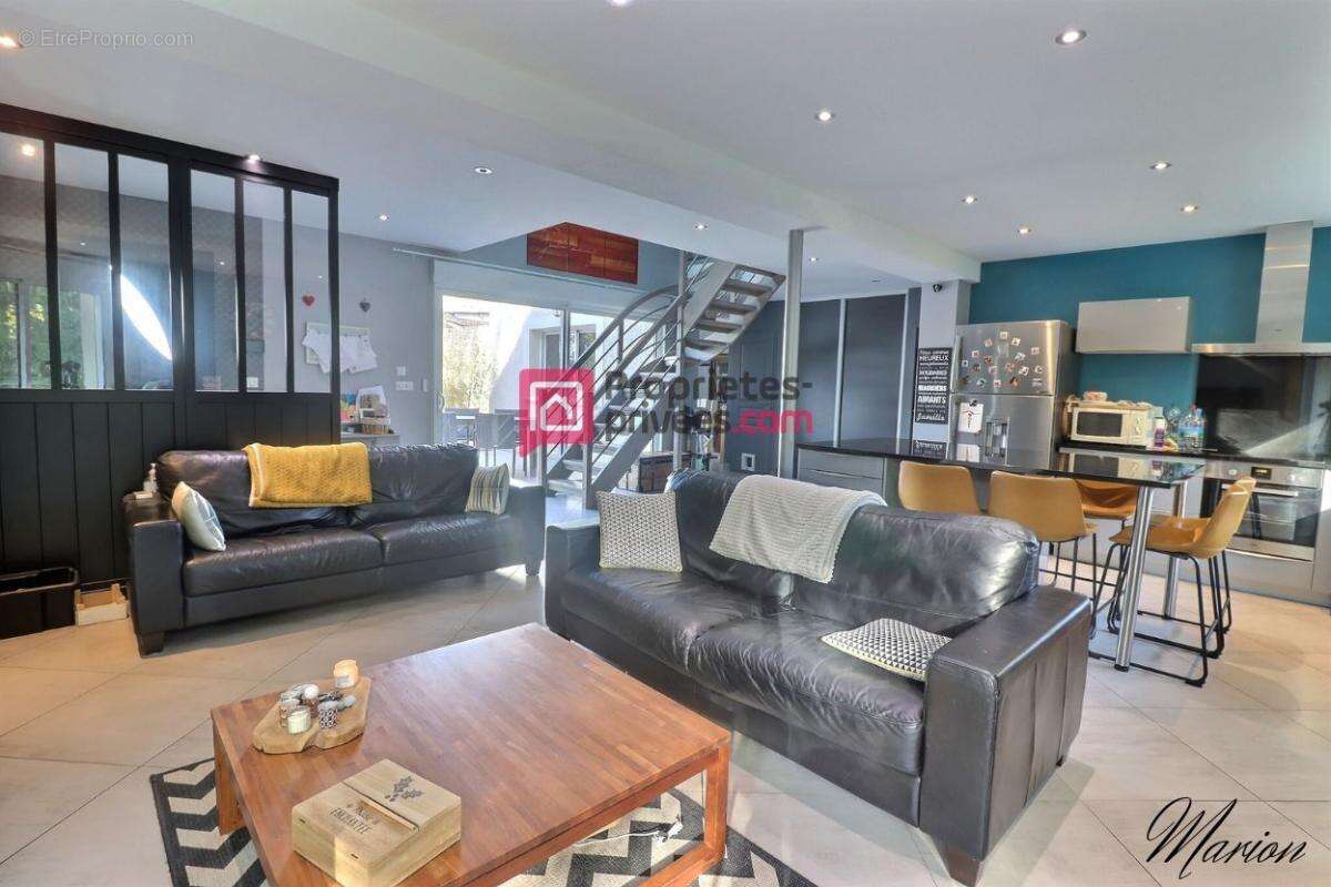 Maison à LA NEUVILLE-ROY