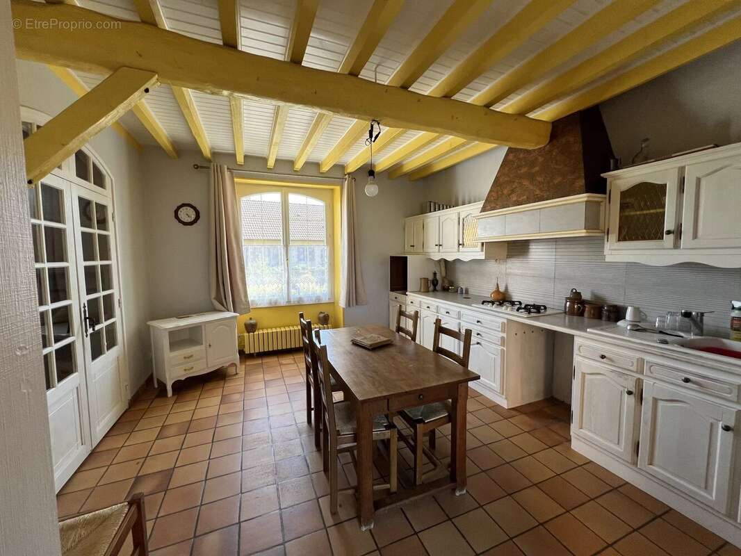 Maison à MONCE-EN-BELIN