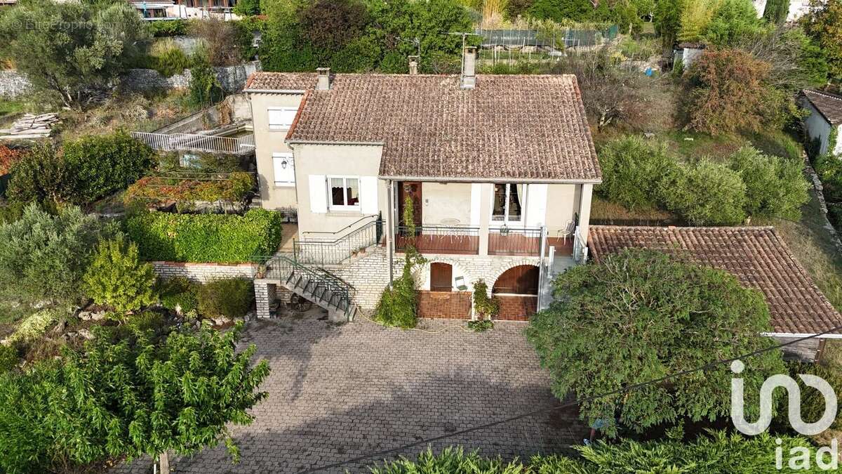 Photo 3 - Maison à SAINT-ETIENNE-DE-FONTBELLON