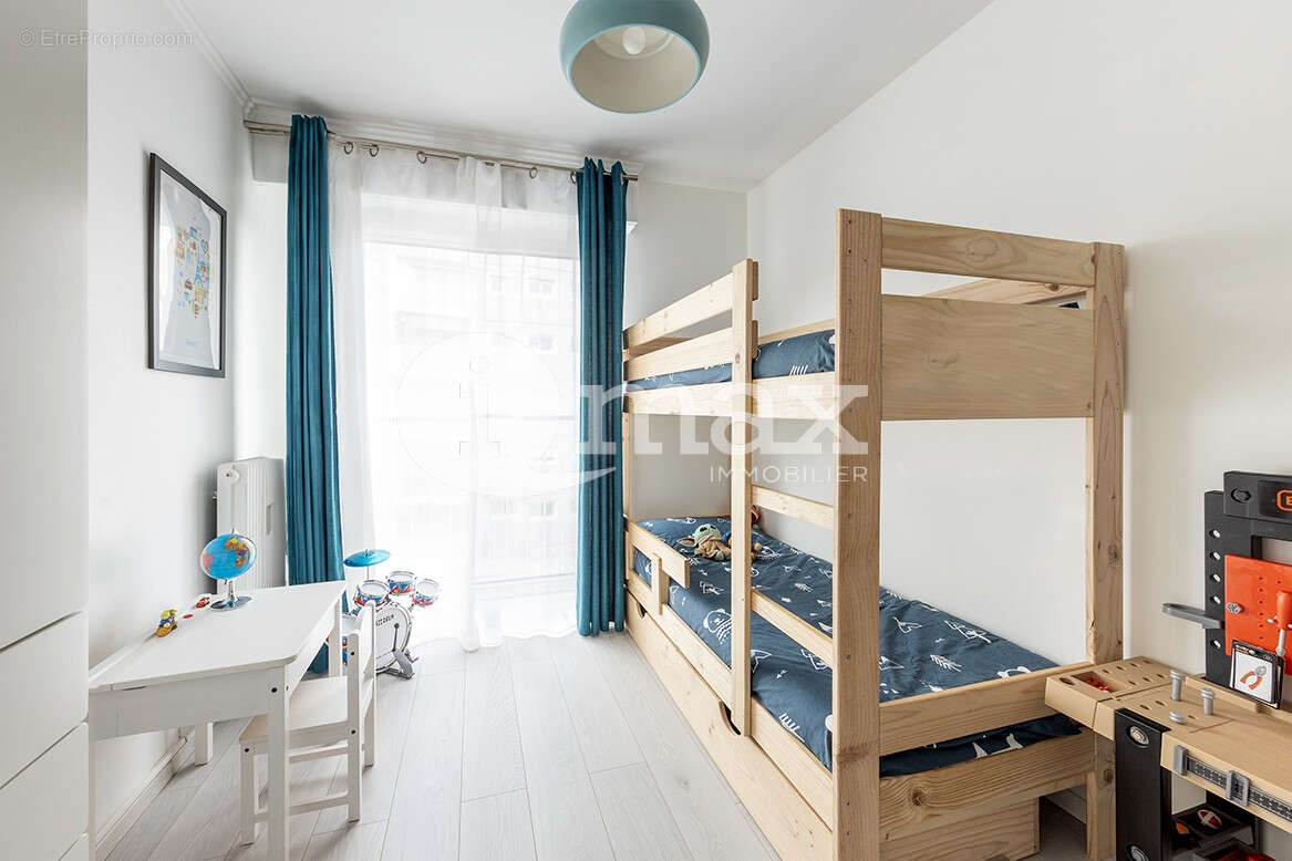 Appartement à COURBEVOIE