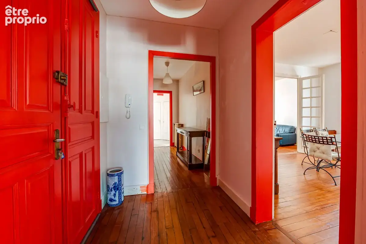 BIARRITZ /CENTRE - Appartement de caractère avec terrasse, garage et cave - photo 8