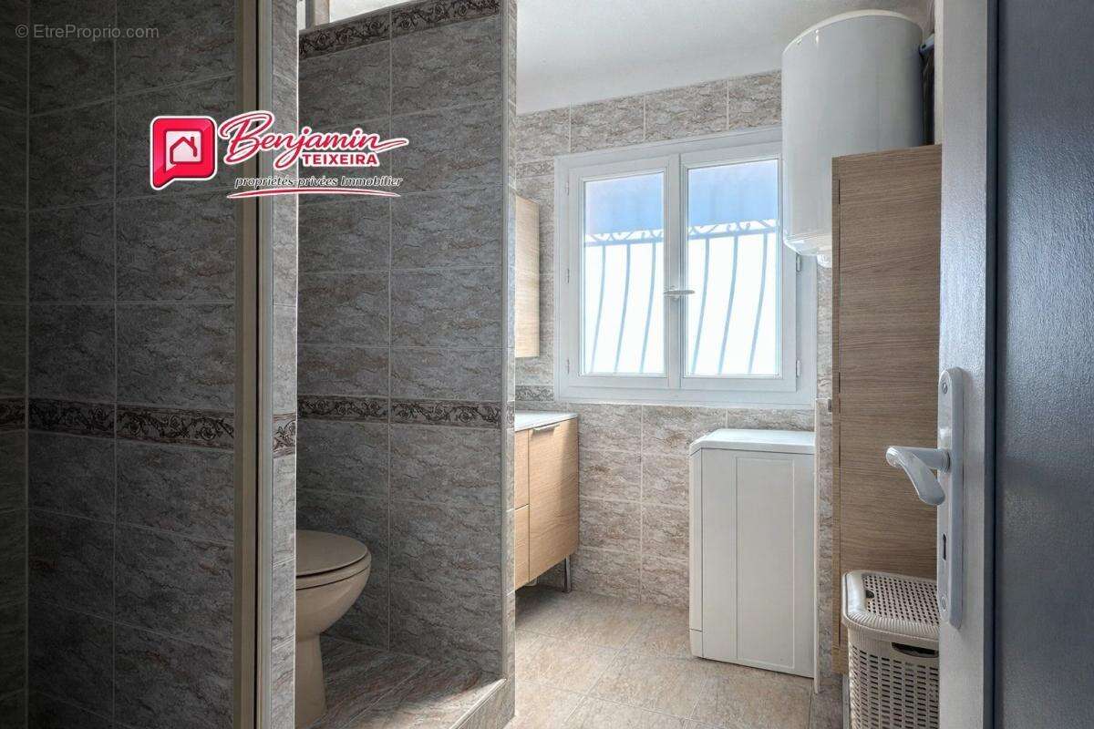 Maison 225 m² à Saint-Raphael  - photo 11