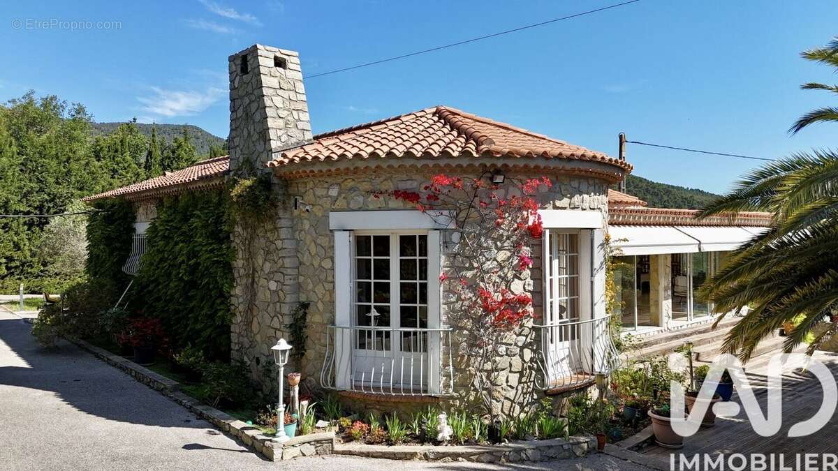 Photo 2 - Maison à LA FARLEDE