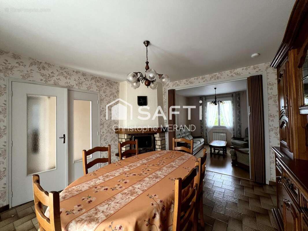 Photo 8 - Maison à DANGE-SAINT-ROMAIN