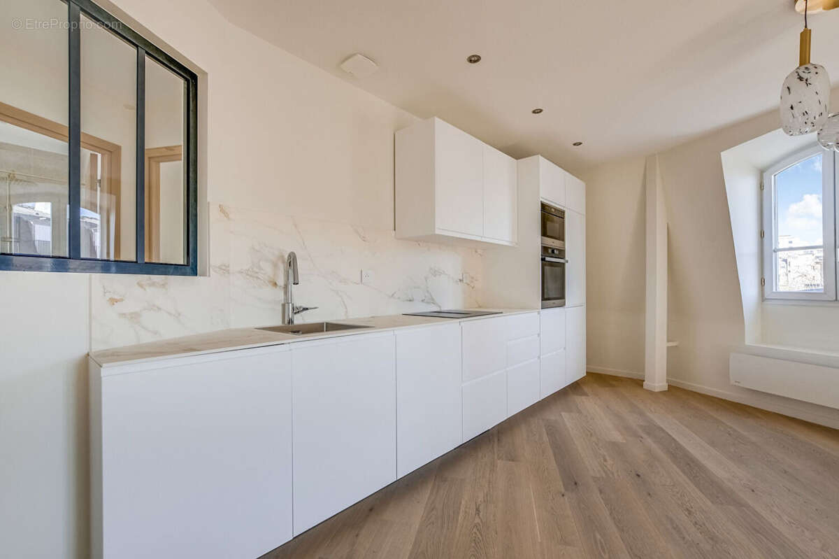Paris 10 : Appartement 2 pièces rénové - photo 4