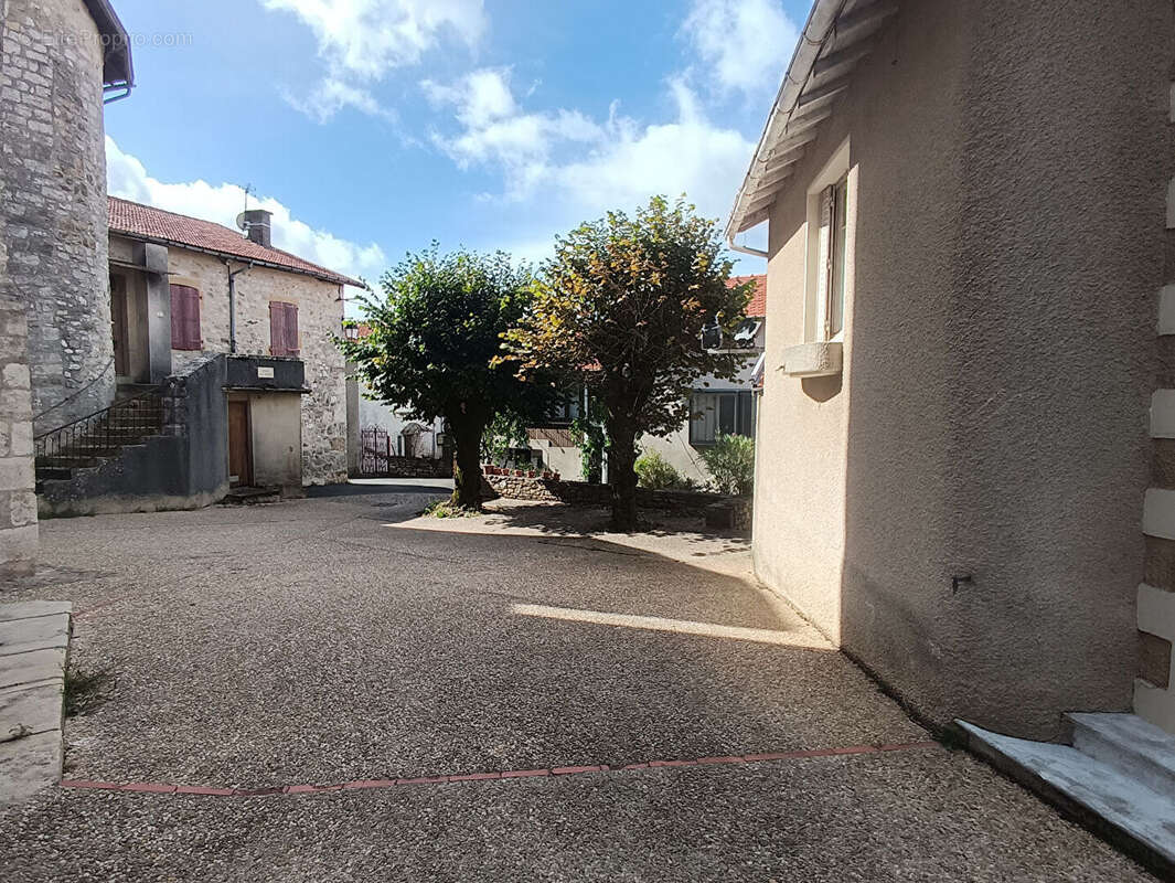 Maison à ASPRIERES