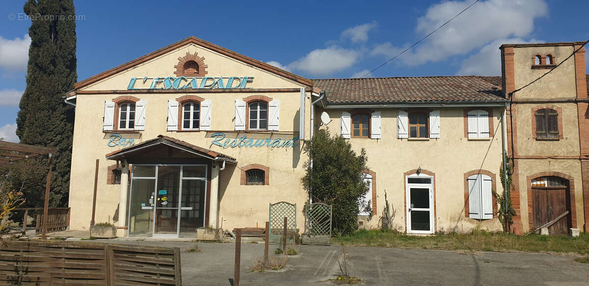 Immeuble exceptionnel à deux pas du centre ville de Saverdun (Ariège) - photo 4