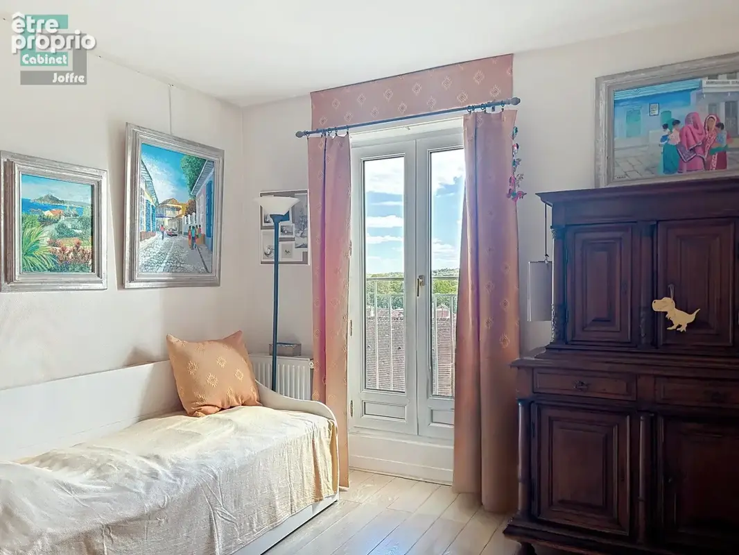 F4 dernier étage avec asceneur, lumineux, vue dégagée, 3 chambres - photo 8