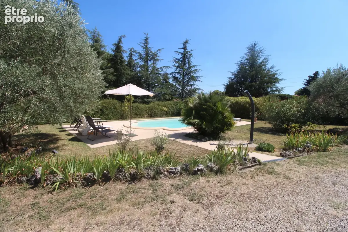 A vendre à Gargas spacieuse avec deux appartements et piscine - photo 3