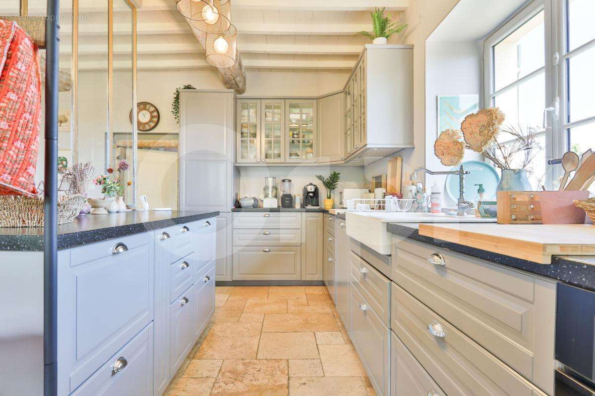 Ouest Lyonnais - Maison pleine de personnalité avec piscine – 169 m² - photo 6