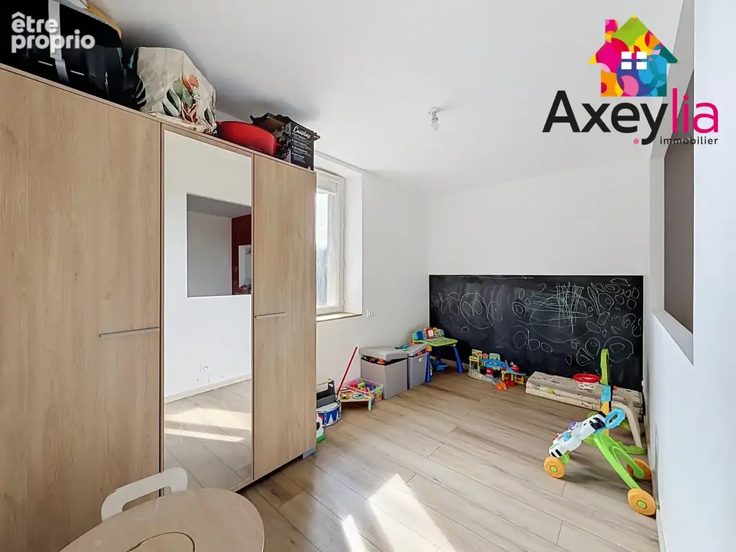 A vendre - feurs - maison individuelle rénovée   4 chambres   terrain 1 200 m2   dépendances - photo 7