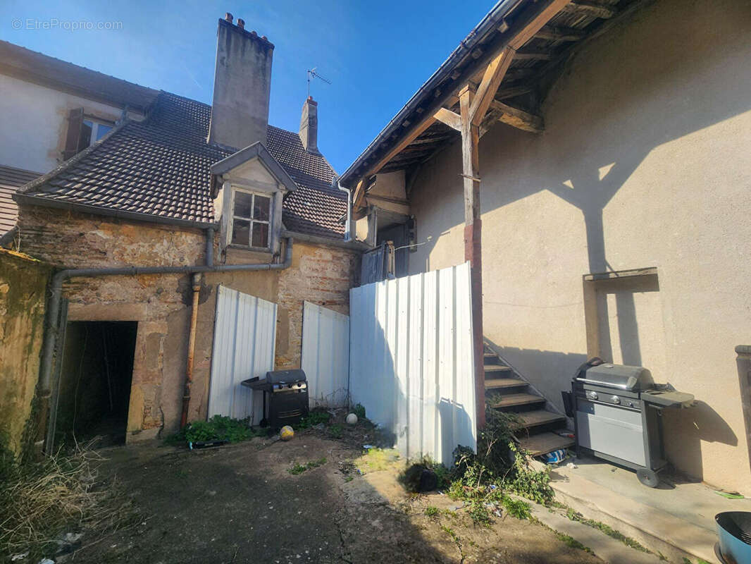Appartement à AUXONNE