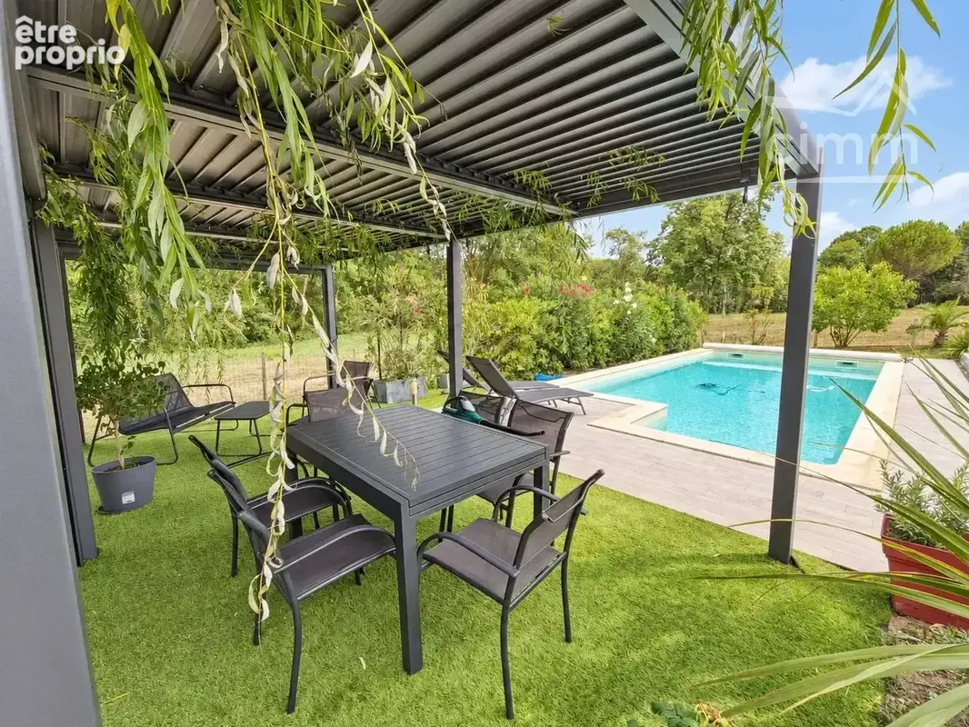 Maison T4 avec Piscine à Montguyon (17) - photo 10